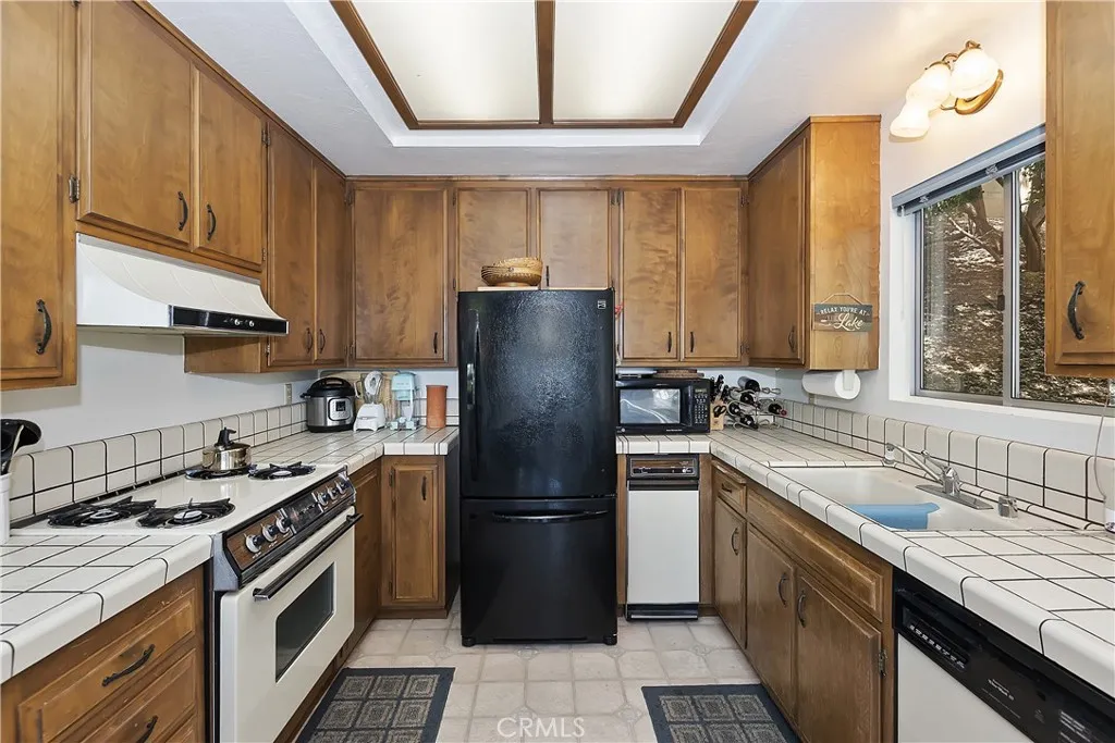 Additional image 12 of 1096 Nadelhorn Drive, Lake Arrowhead, CA 92352