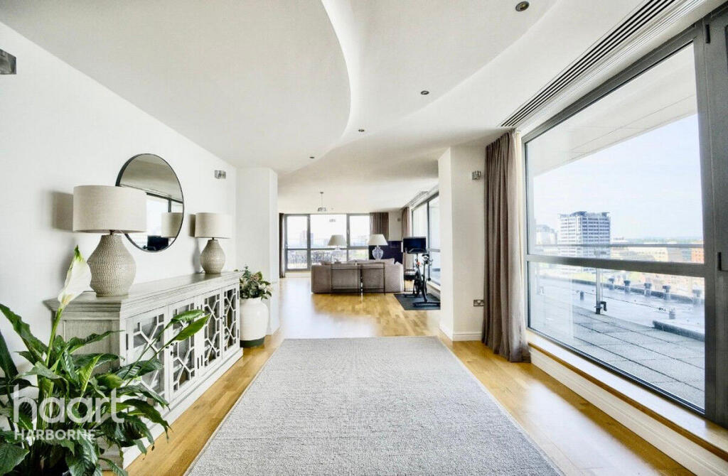 Additional image 4 of Breathtaking City Centre Penthouse