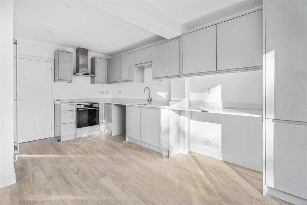 Additional image 19 of Salisbury Road, Welwyn Garden City