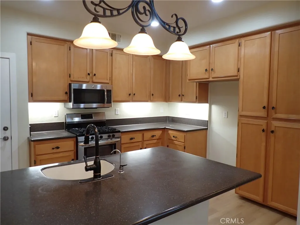 Additional image 5 of 55 Essex Ln, Irvine, CA 92620