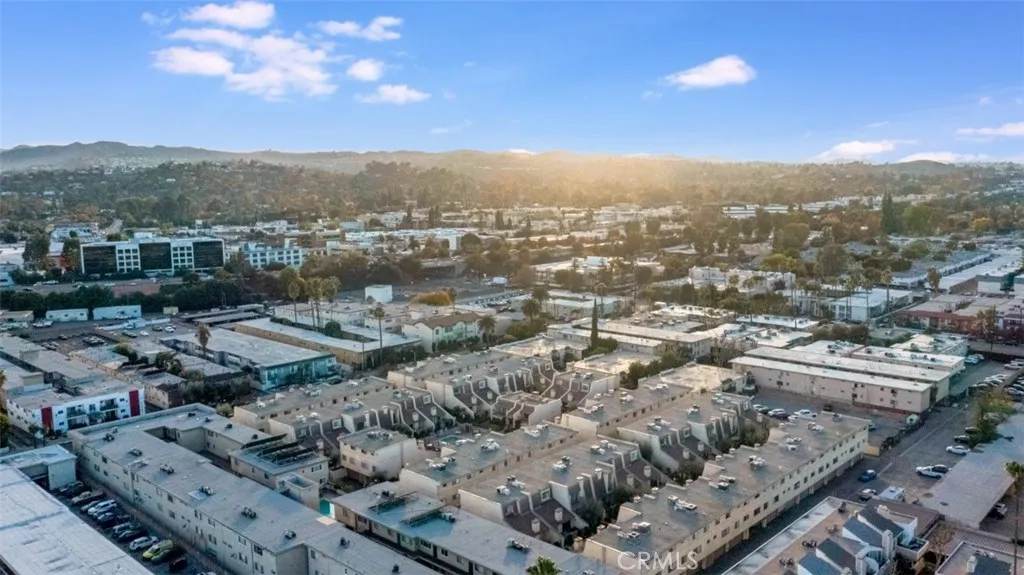 Additional image 81 of 18423 Collins Street Unit A, Tarzana, CA 91356