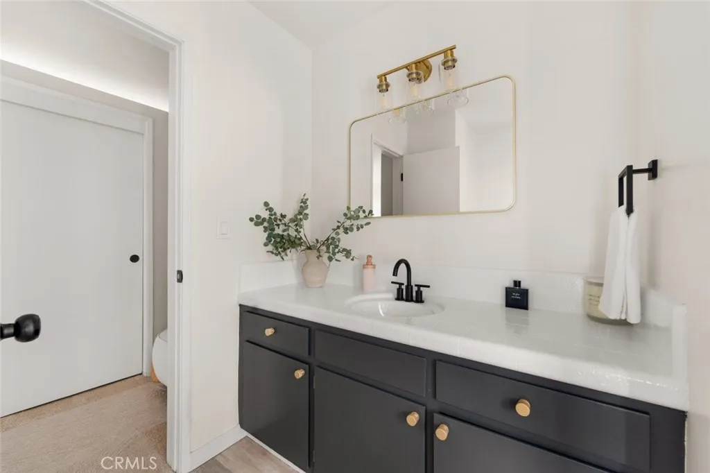 Additional image 32 of 7426 Mulholland Drive, Los Angeles, CA 90046