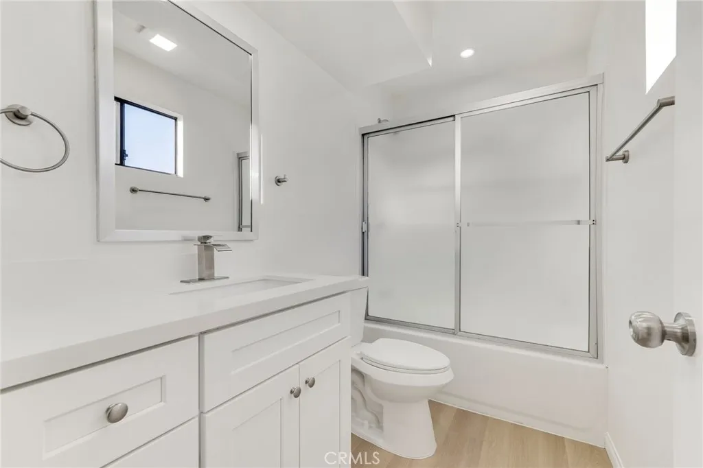 Additional image 66 of 18423 Collins Street Unit A, Tarzana, CA 91356