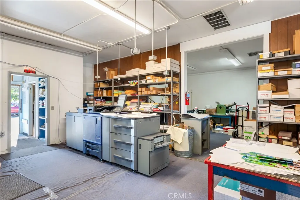 Additional image 17 of 261 E Base Line St, San Bernardino, CA 92410