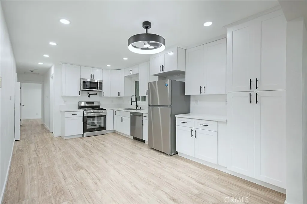 Additional image 8 of 12815 S San Pedro Street, Los Angeles, CA 90061