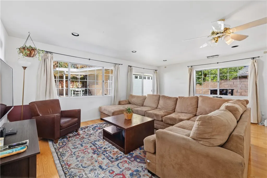 Additional image 30 of 17419 Leadwell, Lake Balboa, CA 91406