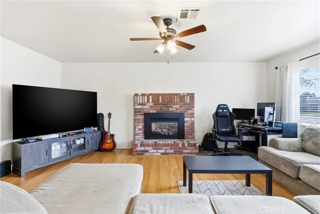 Additional image 16 of 2410 S Locust St, Visalia, CA 93277