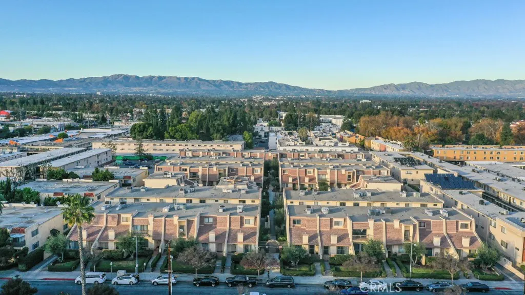 Additional image 80 of 18423 Collins Street Unit A, Tarzana, CA 91356