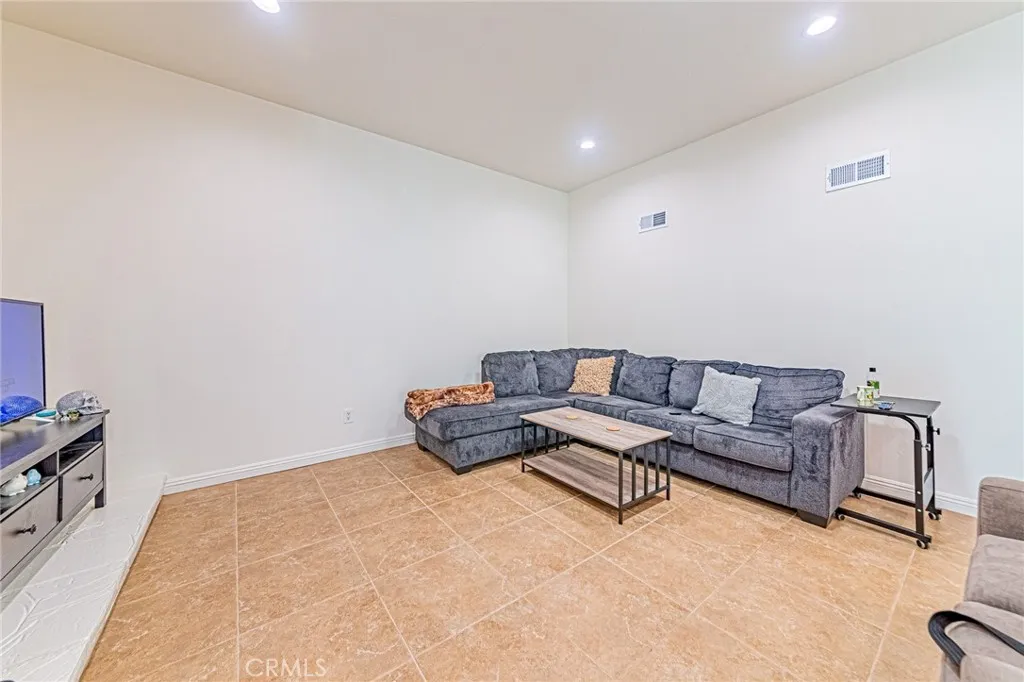 Additional image 11 of 26 Seton, Irvine, CA 92612