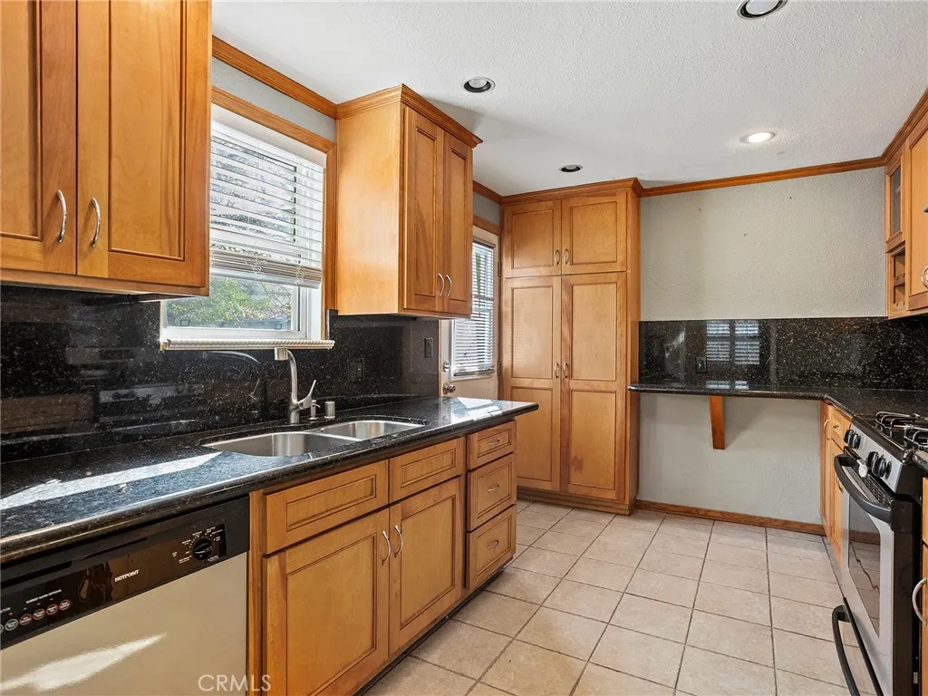 Additional image 8 of 210 W Ash Avenue, Burbank, CA 91502