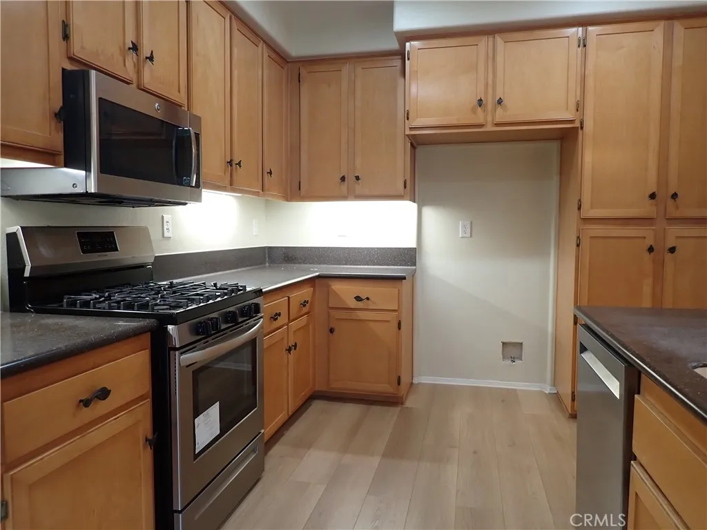 Additional image 4 of 55 Essex Ln, Irvine, CA 92620