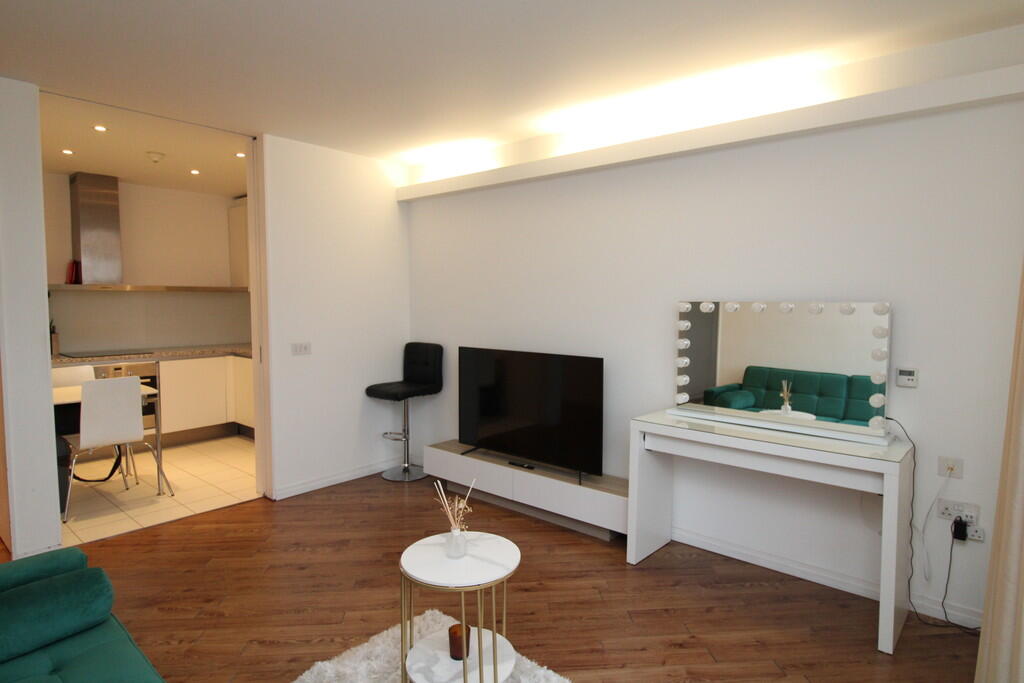 Additional image 5 of 1912 The Cube East