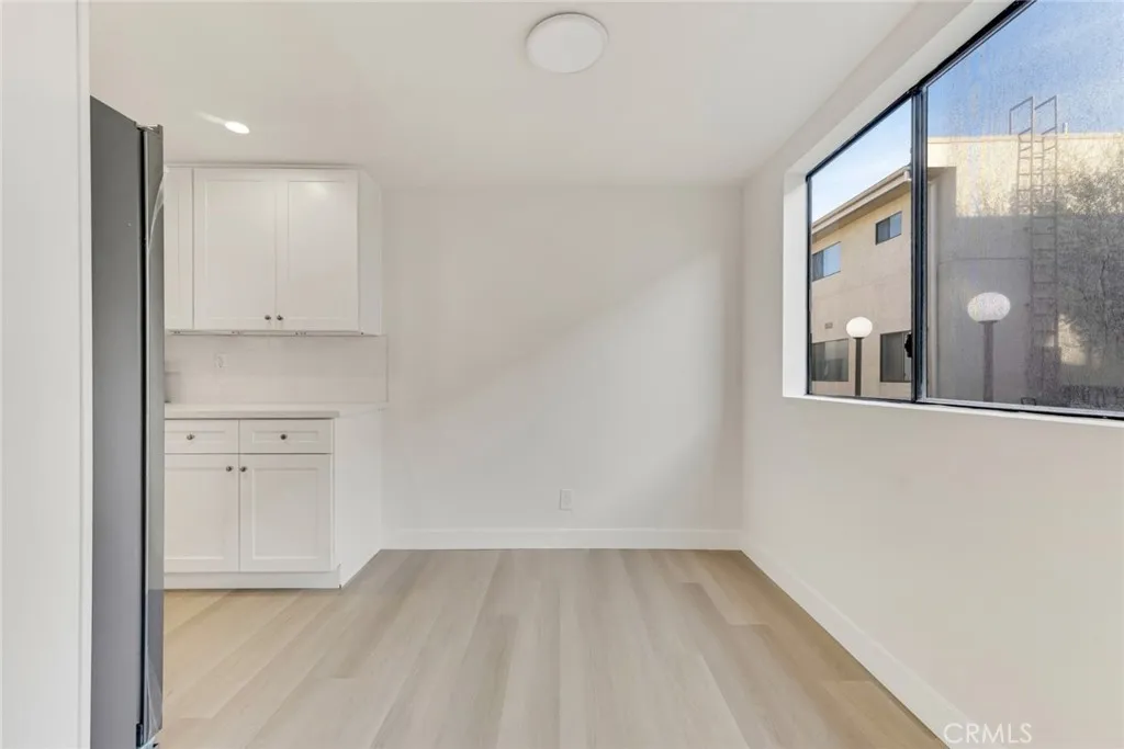 Additional image 58 of 18423 Collins Street Unit A, Tarzana, CA 91356