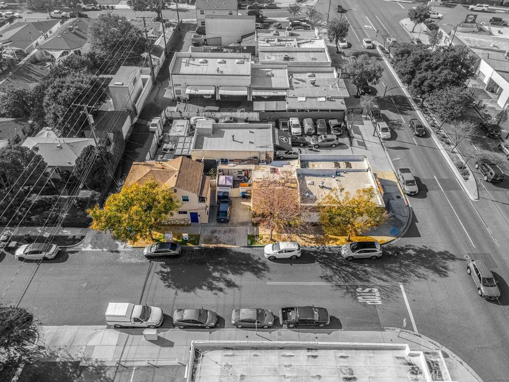 Additional image 75 of 2200 W Burbank Boulevard, Burbank, CA 91506