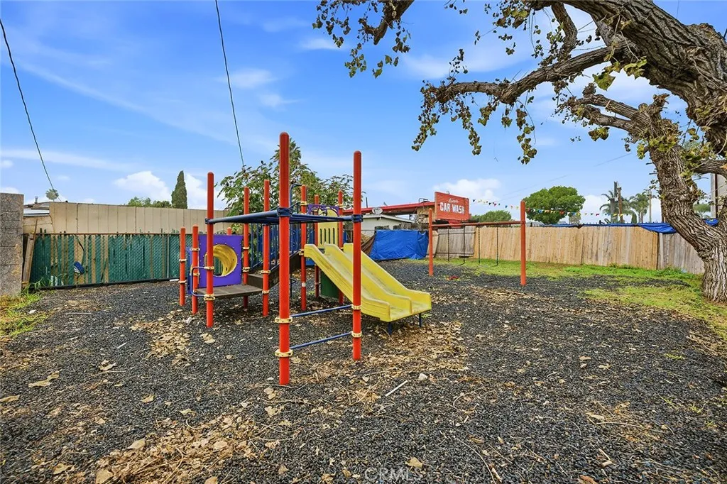 Additional image 26 of 12815 S San Pedro Street, Los Angeles, CA 90061