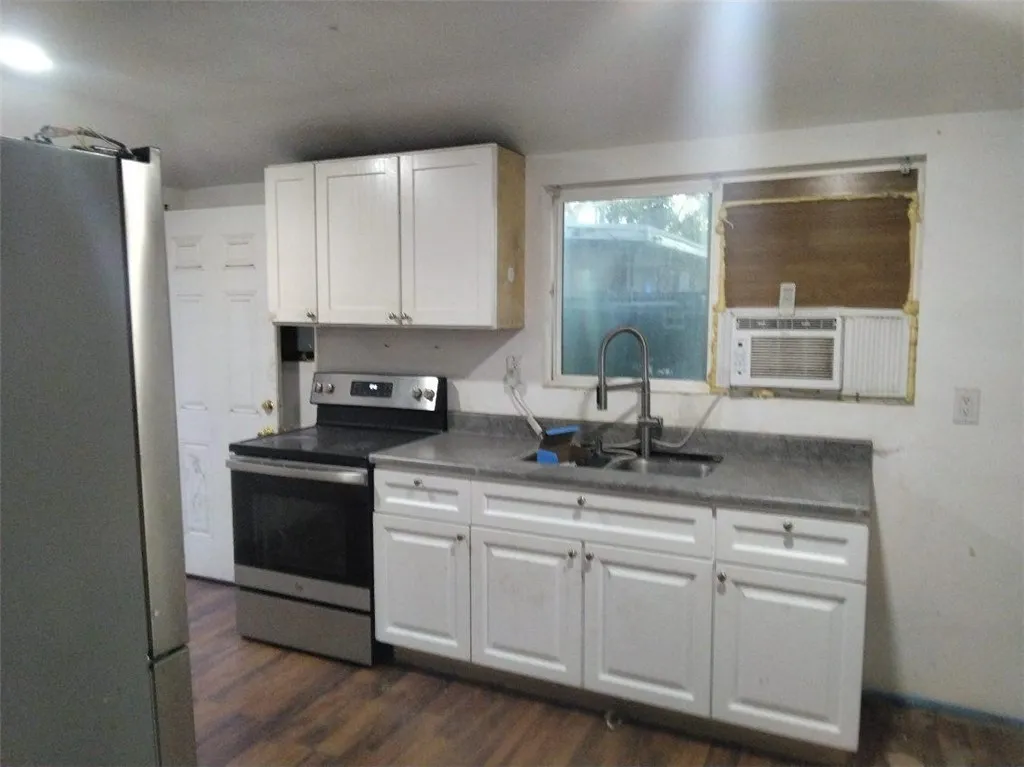 Additional image 4 of 15561 El Cajon Street, Sylmar, CA 91342