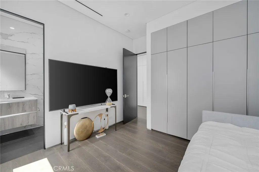 Additional image 97 of 15231 Greenleaf Street, Sherman Oaks, CA 91403