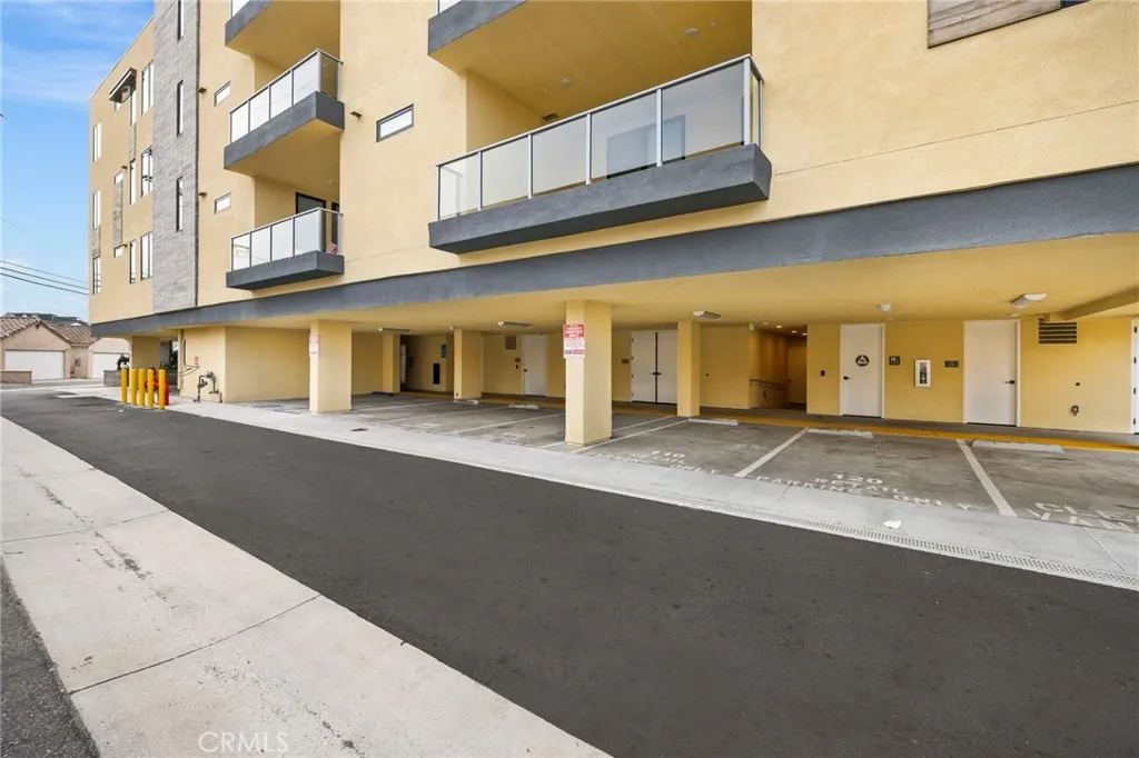 Additional image 133 of 414 Main St Unit 300, Huntington Beach, CA 92648