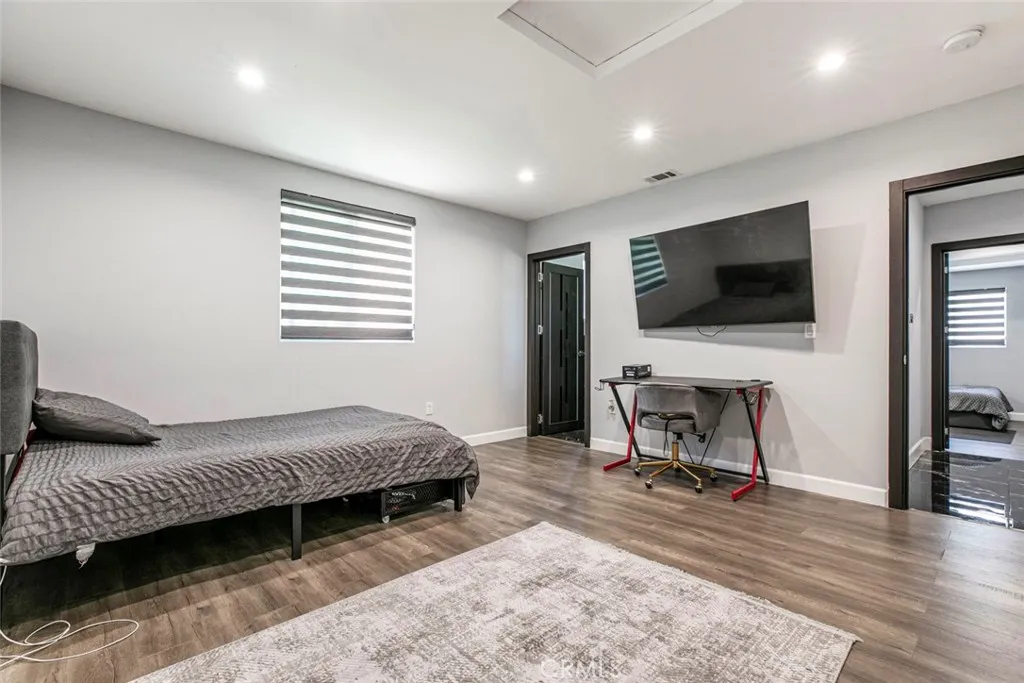 Additional image 83 of 17800 Raymer Street, Sherwood Forest, CA 91325