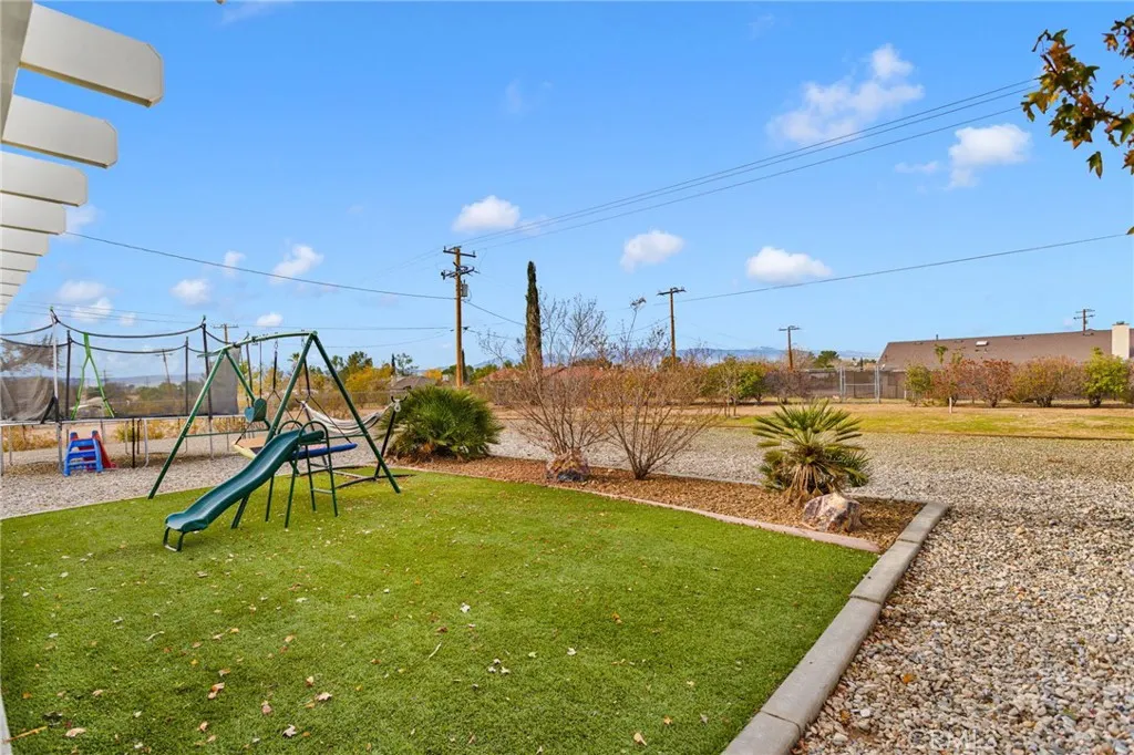 Additional image 70 of 15888 Saint Timothy Rd, Apple Valley, CA 92307