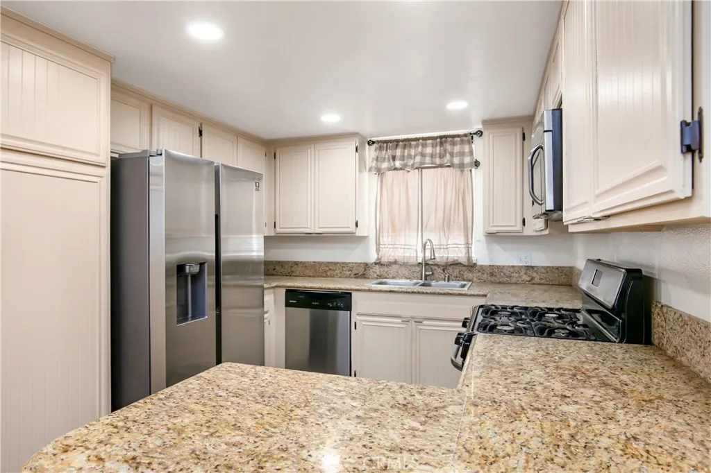 Additional image 8 of 26922 Flo Ln, Canyon Country, CA 91351