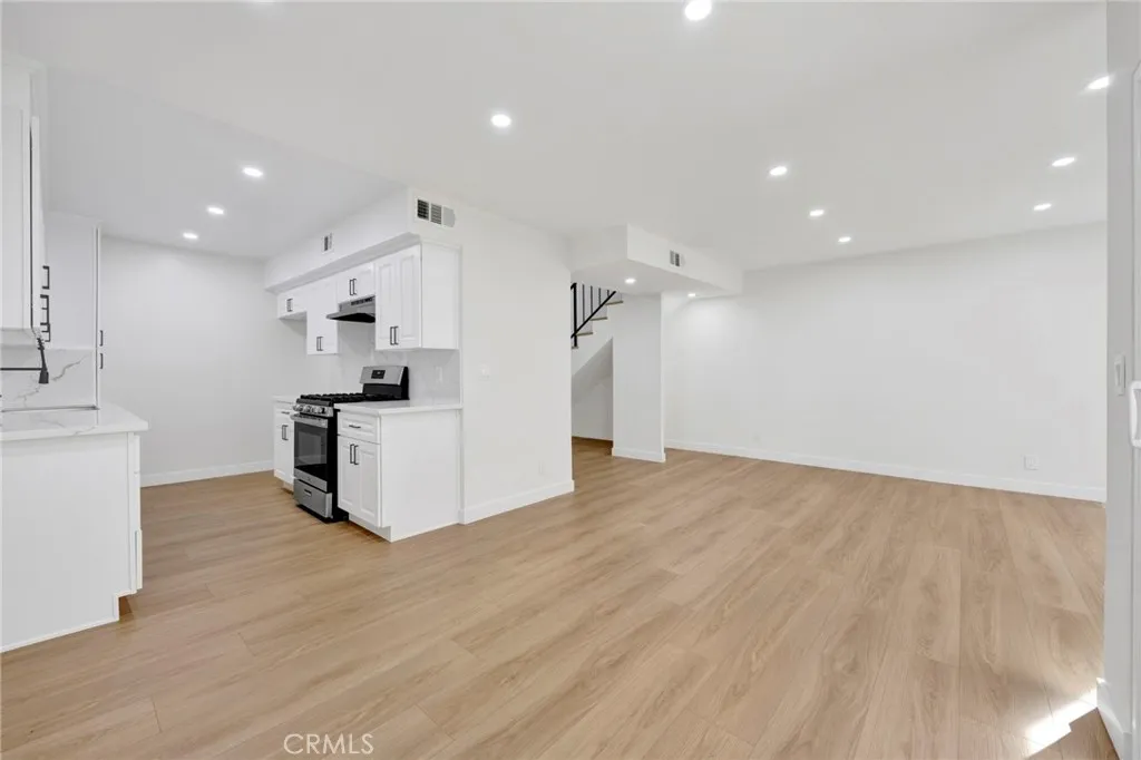 Additional image 8 of 17303 Chatsworth Street Unit 4, Granada Hills, CA 91344