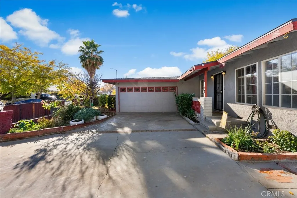 Additional image 3 of 44221 4th Street E, Lancaster, CA 93535