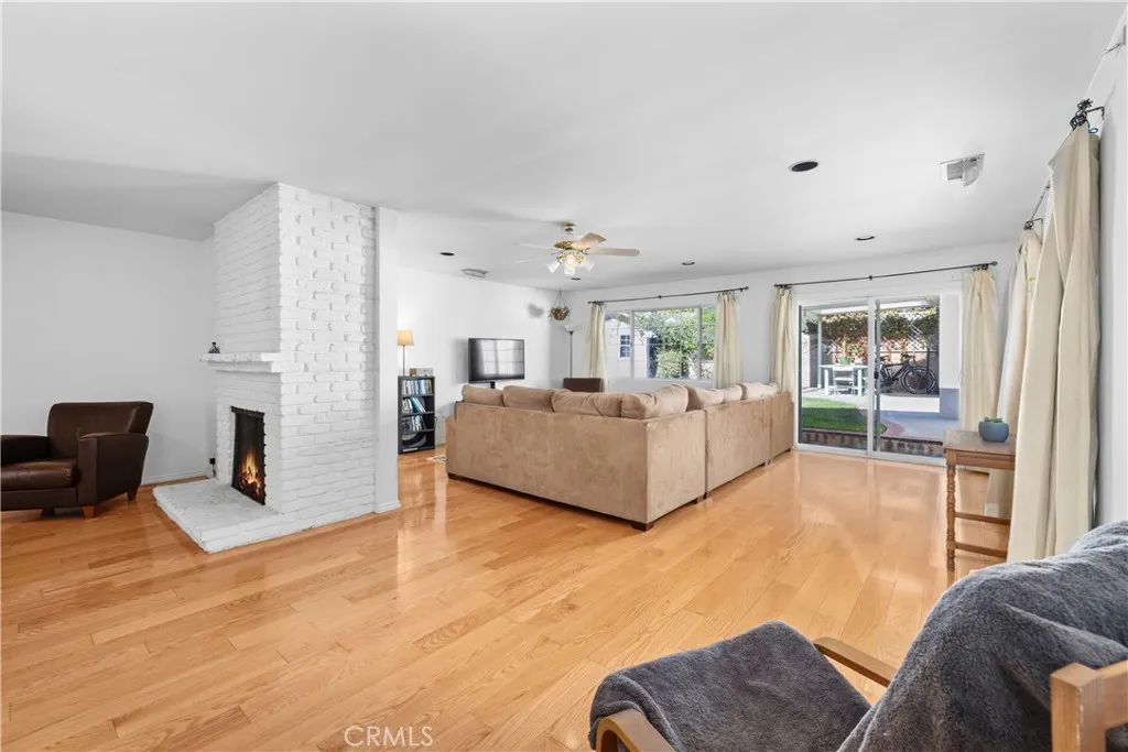 Additional image 28 of 17419 Leadwell, Lake Balboa, CA 91406