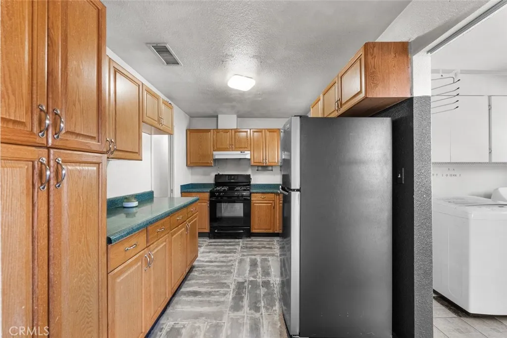 Additional image 93 of 44221 4th Street E, Lancaster, CA 93535