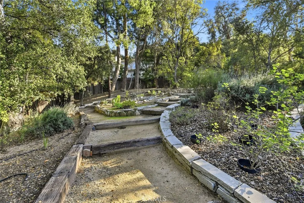 Additional image 62 of 15936 Valley Wood Road, Sherman Oaks, CA 91403