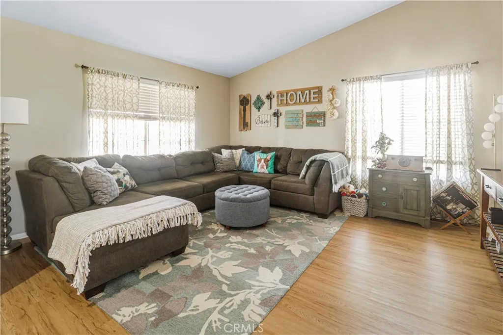 Additional image 3 of 332 Del Flora St, Oceanside, CA 92058