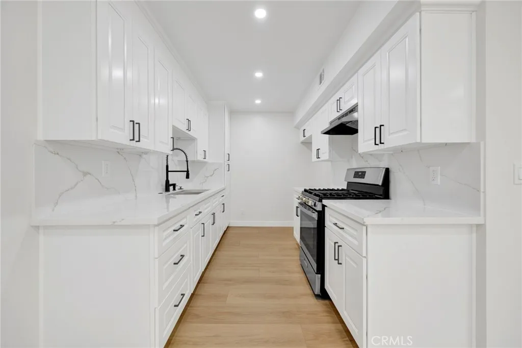 Additional image 7 of 17303 Chatsworth Street Unit 4, Granada Hills, CA 91344