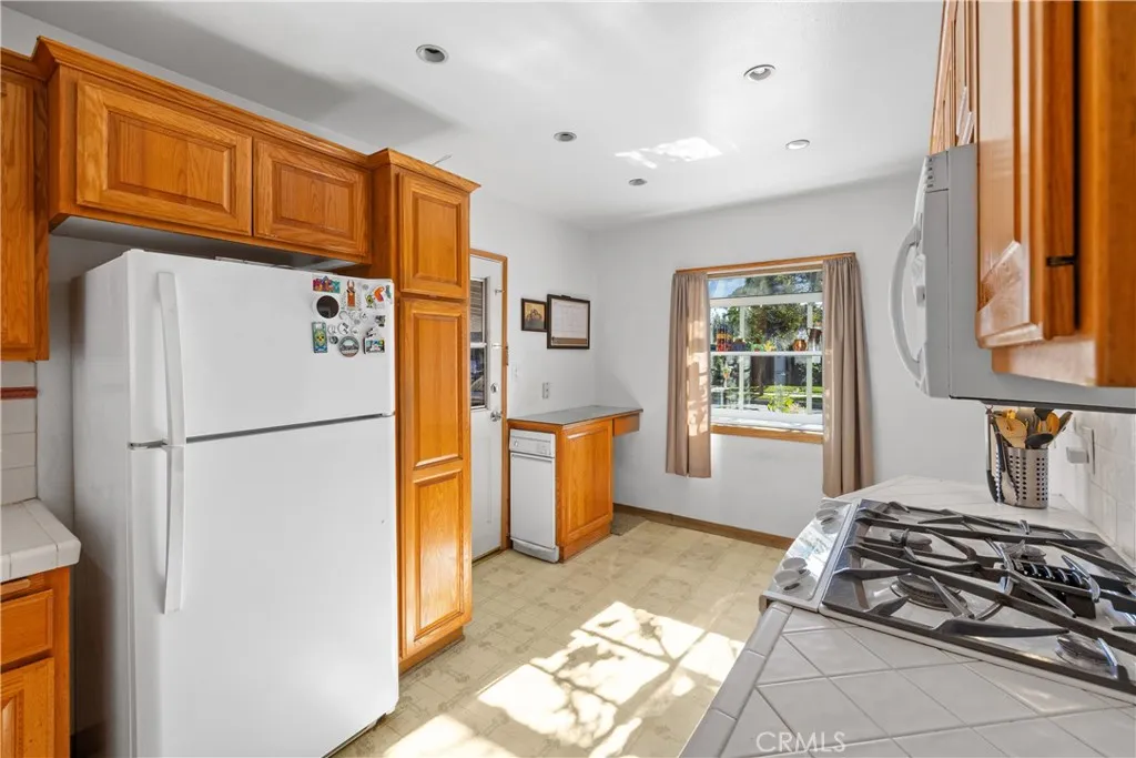 Additional image 13 of 17419 Leadwell, Lake Balboa, CA 91406