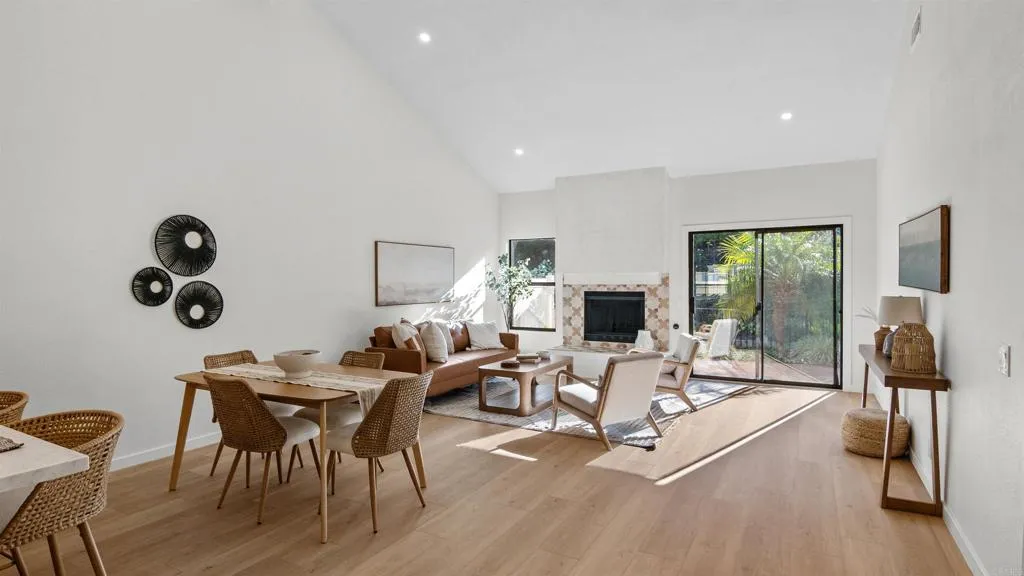 Additional image 31 of 15662 Via Calanova, San Diego, CA 92128