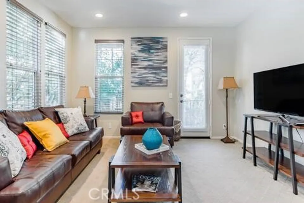 Additional image 3 of 209 Tall Oak, Irvine, CA 92603