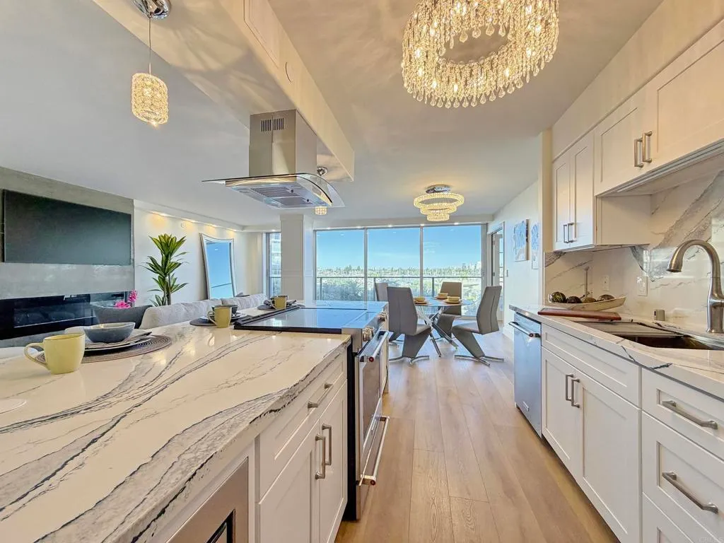 Additional image 3 of 1820 Avenida Del Mundo Unit 208, Coronado, CA 92118