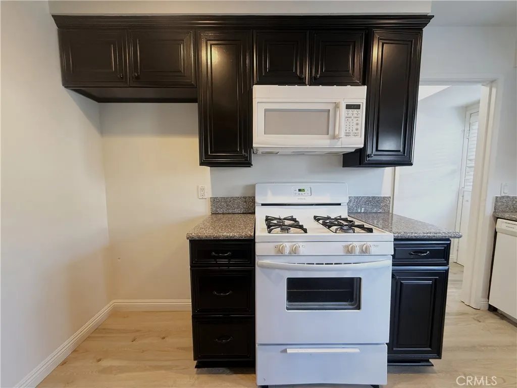 Additional image 9 of 1974 W Glenoaks Avenue Unit E, Anaheim, CA 92801