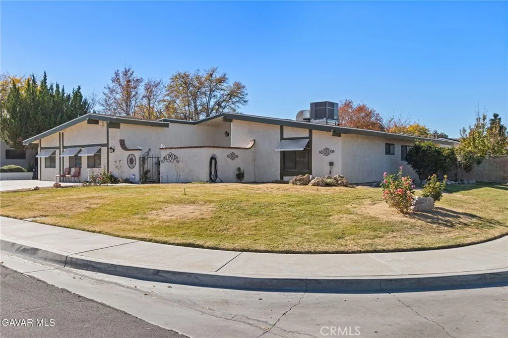 Additional image 3 of 43759 W 27th Street, Lancaster, CA 93536