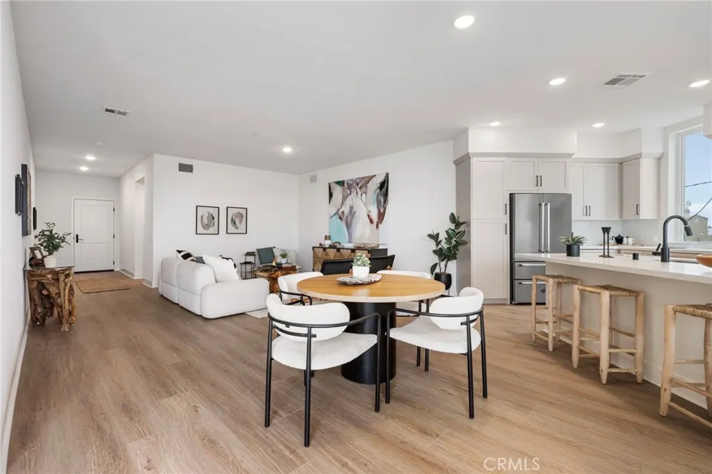 Additional image 4 of 414 Main St Unit 300, Huntington Beach, CA 92648