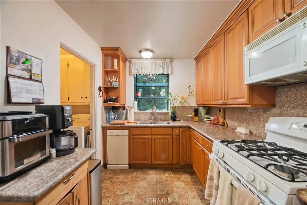 Additional image 39 of 10851 Woodbine, Los Angeles, CA 90034