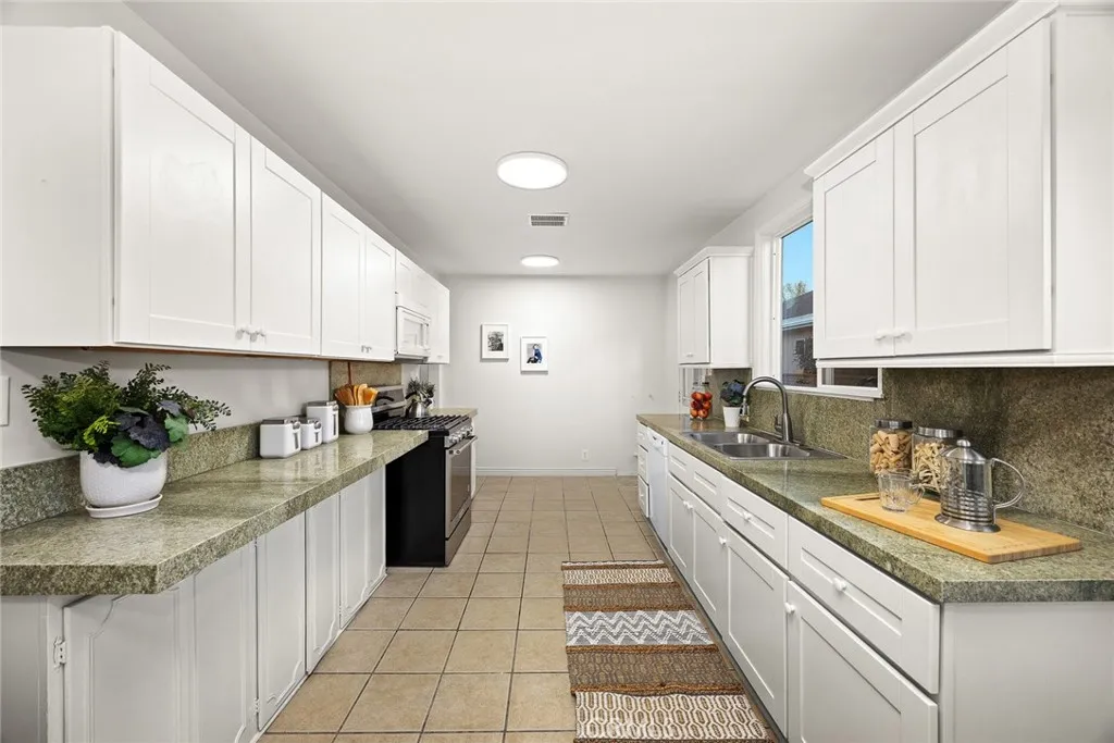 Additional image 65 of 5052 Newcastle, Encino, CA 91316