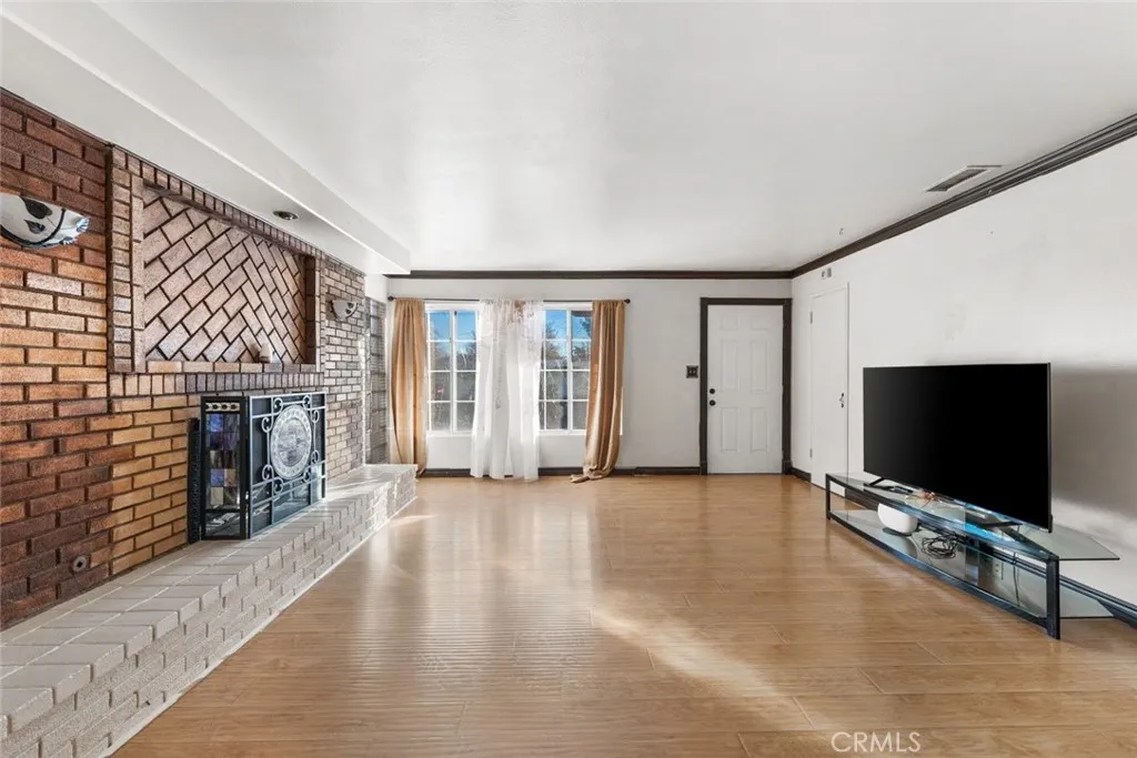 Additional image 4 of 44221 4th Street E, Lancaster, CA 93535