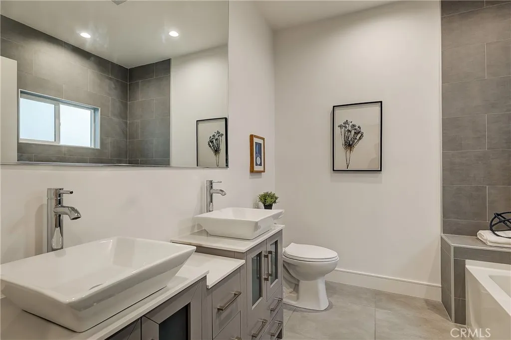 Additional image 10 of 1364 S Ridgeley Dr, Los Angeles, CA 90019