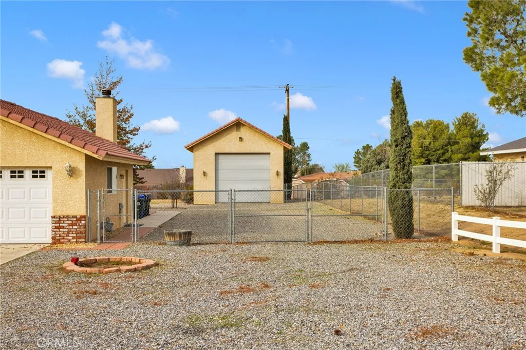 Additional image 5 of 15888 Saint Timothy Rd, Apple Valley, CA 92307
