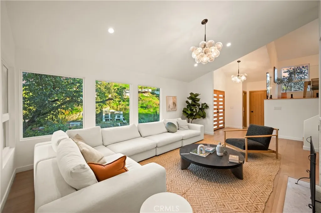Additional image 4 of 3947 Sumac Drive, Sherman Oaks, CA 91403