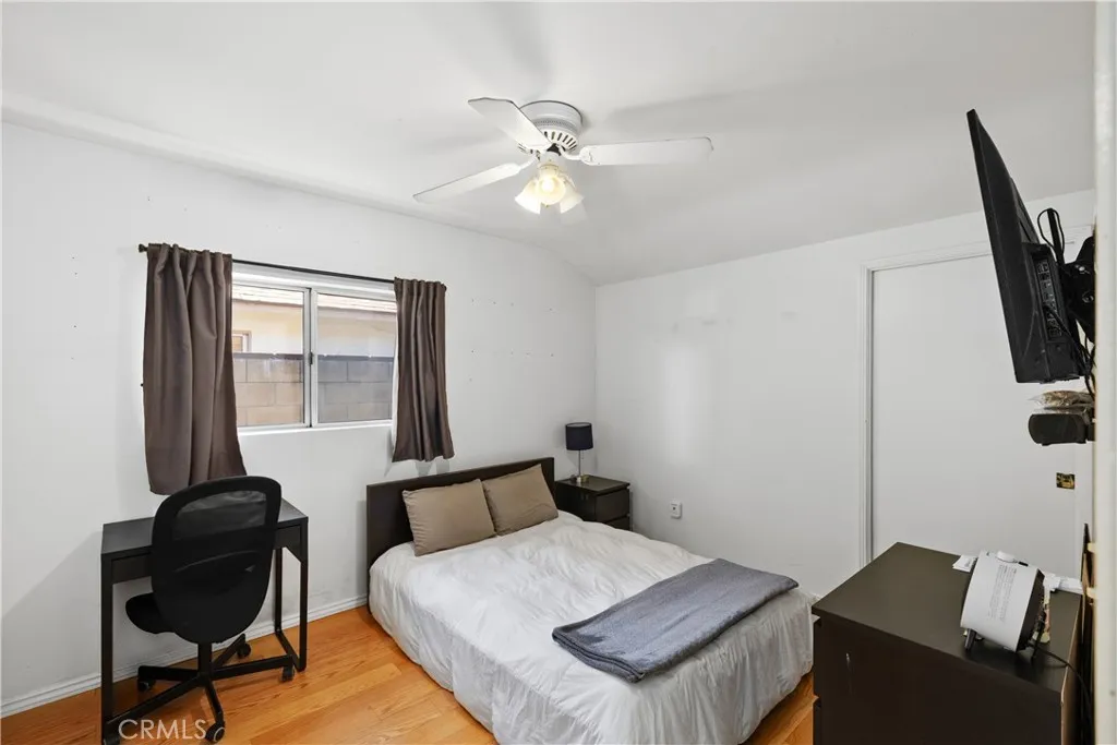 Additional image 15 of 17419 Leadwell, Lake Balboa, CA 91406