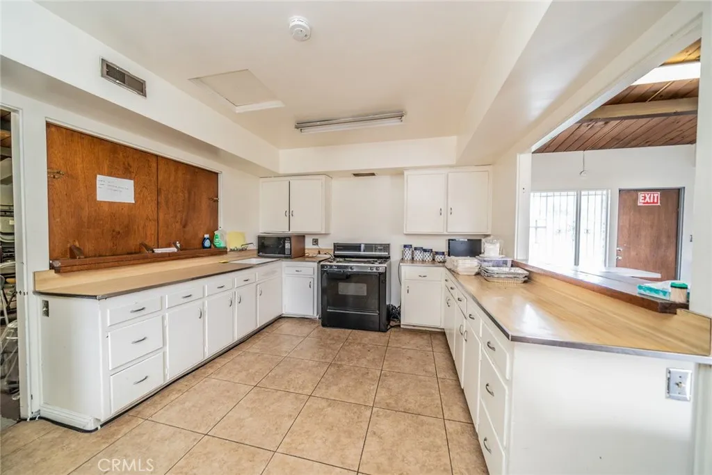 Additional image 80 of 711 W C St, Colton, CA 92324