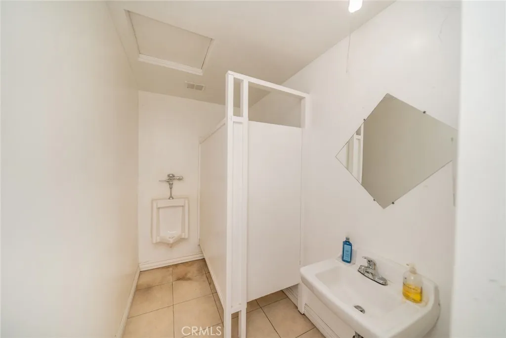 Additional image 74 of 711 W C St, Colton, CA 92324