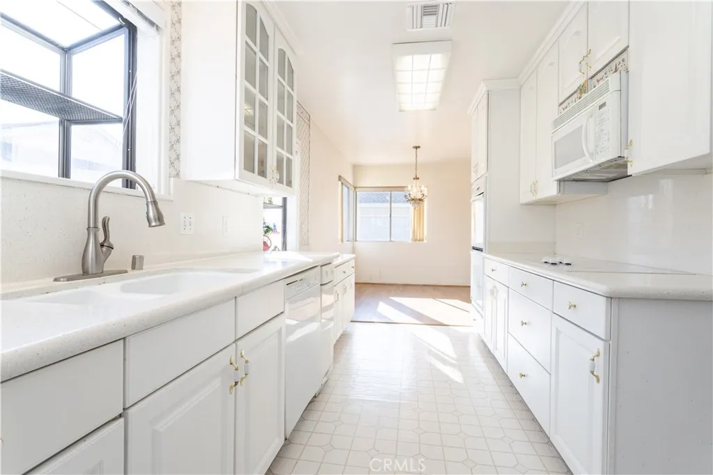 Additional image 40 of 19218 Schoolcraft, Reseda, CA 91335