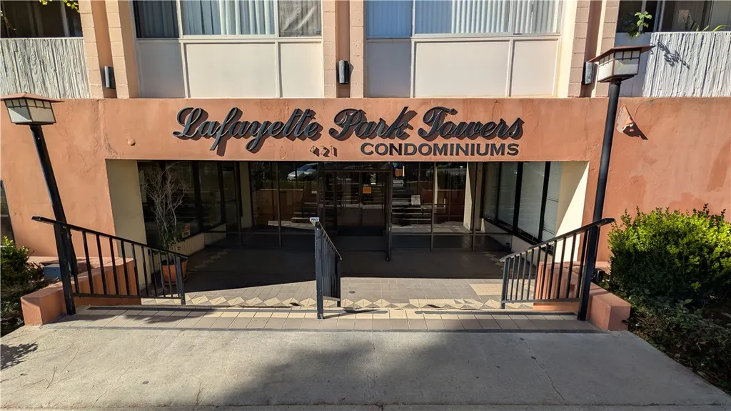 Additional image 3 of 421 S La Fayette Park Pl Unit 720, Los Angeles, CA 90057